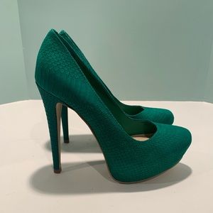 Steven by Steve Madden emerald green platforms